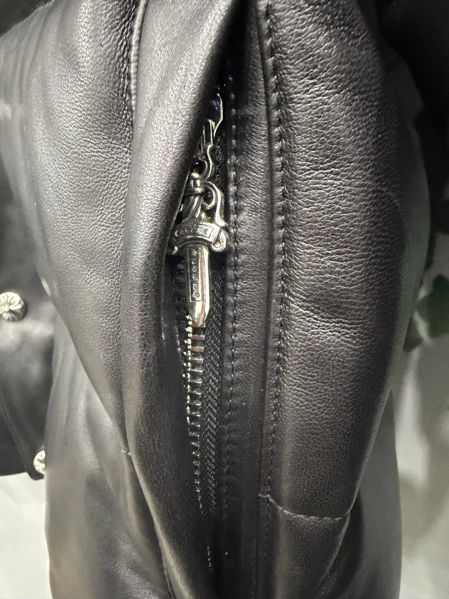 Chrome Hearts Кожаный пуховик