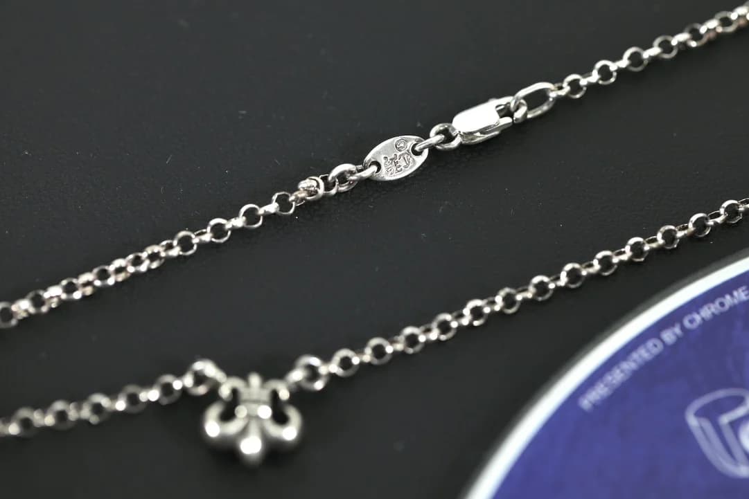 Замок-карабин и овальный шильдик с гравировкой Chrome Hearts 925