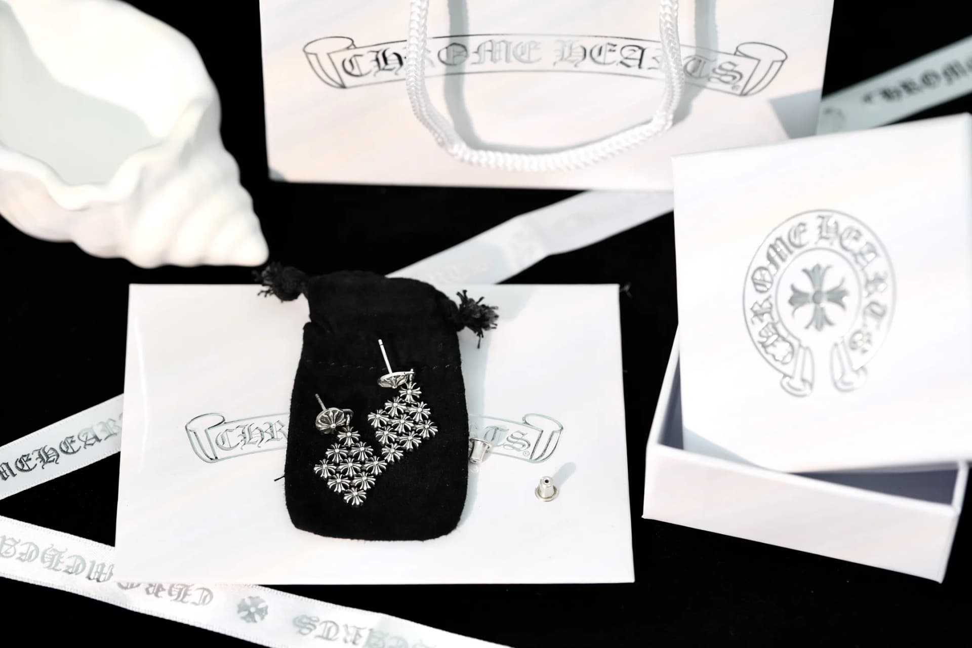 Серьги Chrome Hearts в комплекте с фирменным мешочком, коробкой и пакетом