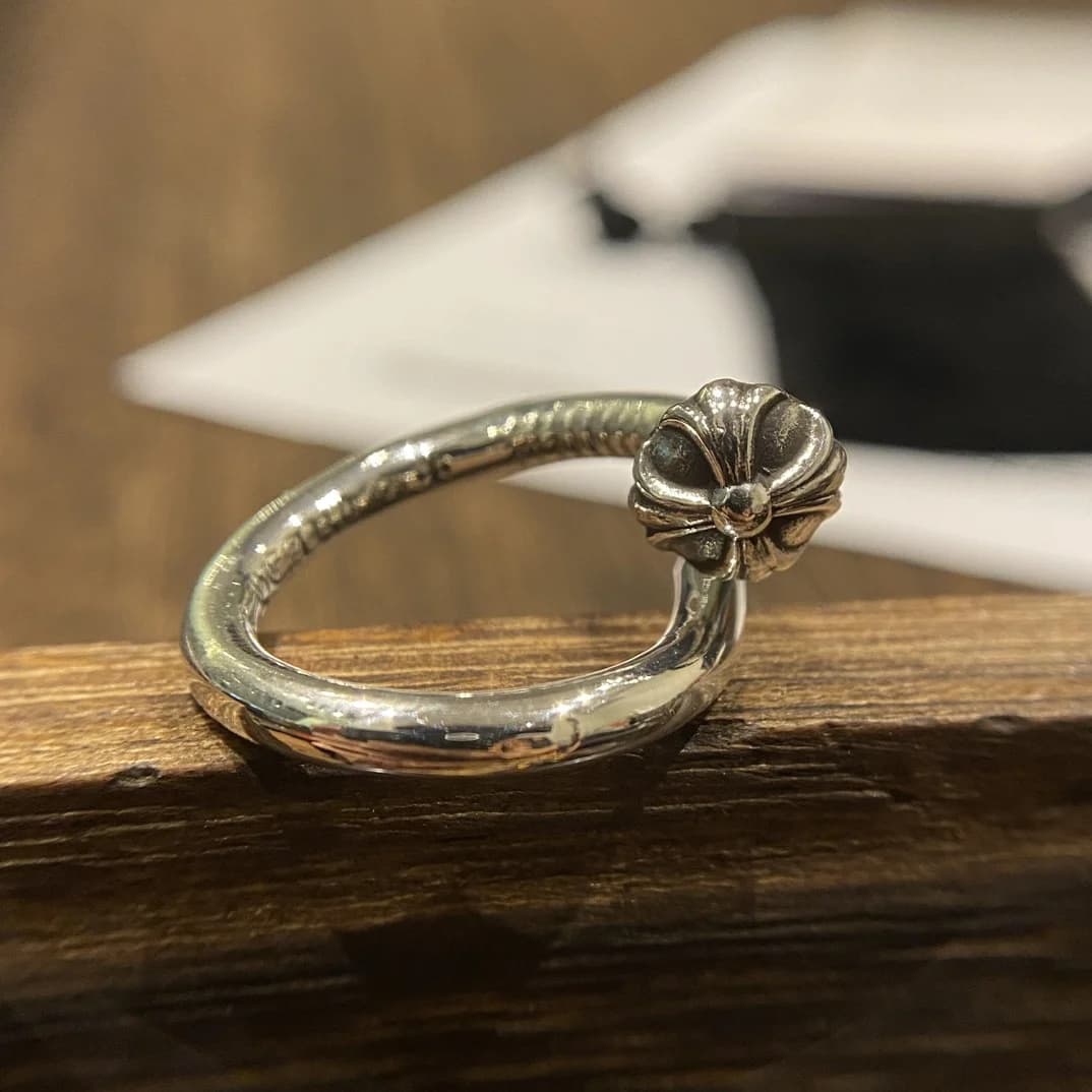 Серебряное кольцо Chrome Hearts Nail в форме изогнутого гвоздя с крестом на шляпке