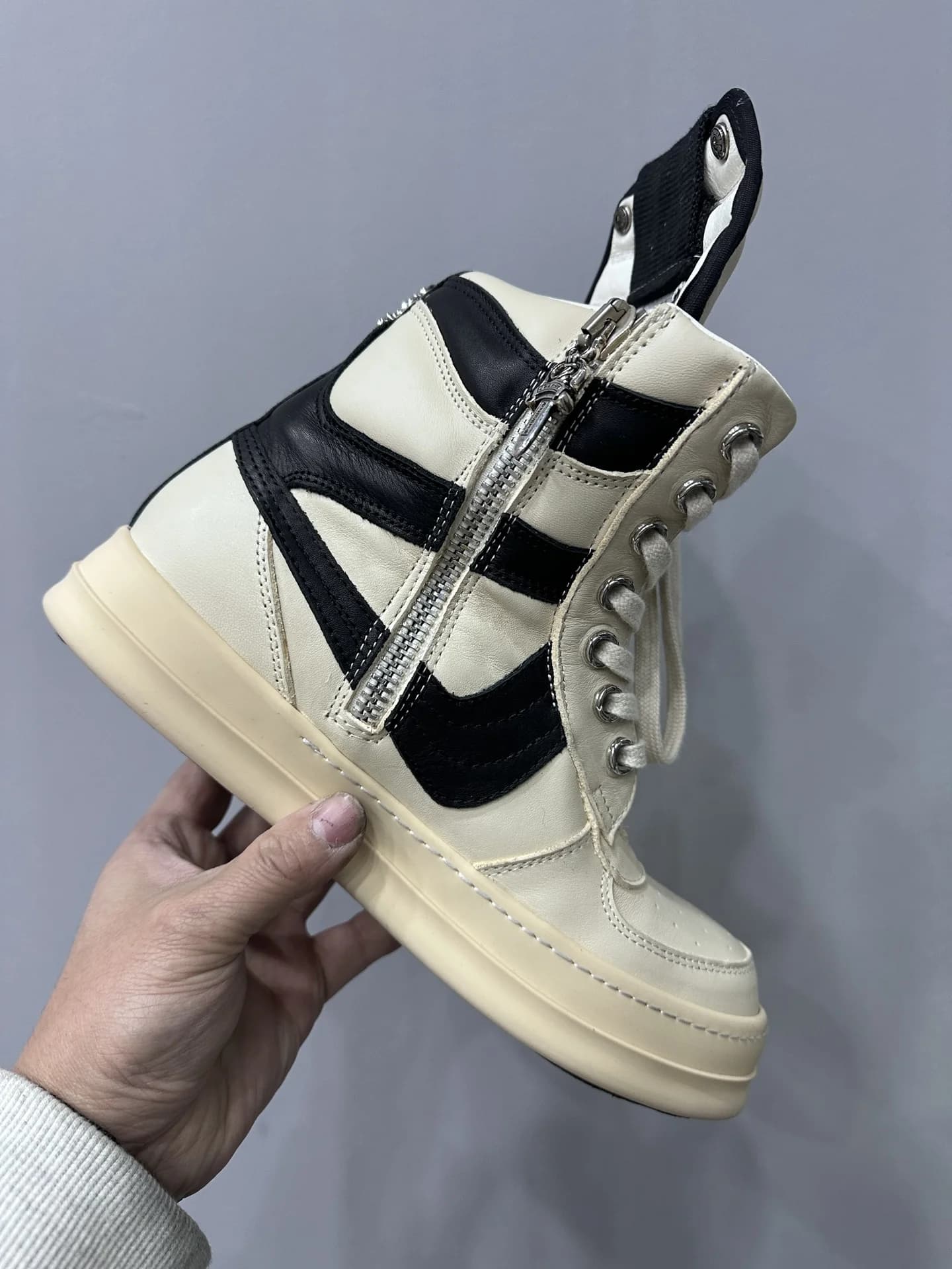 Боковой профиль кед Chrome Hearts x Rick Owens Geobasket