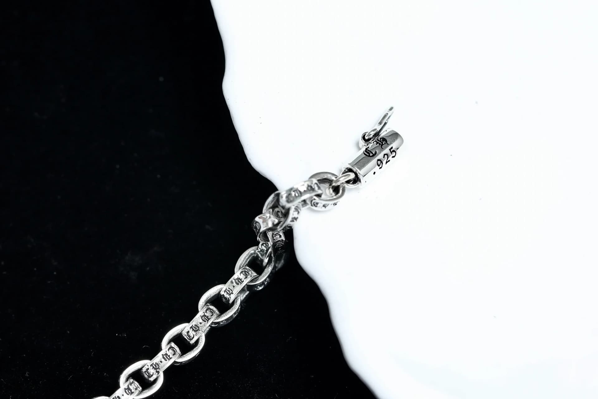 Застежка серебряного браслета Chrome Hearts с оттиском пробы 925