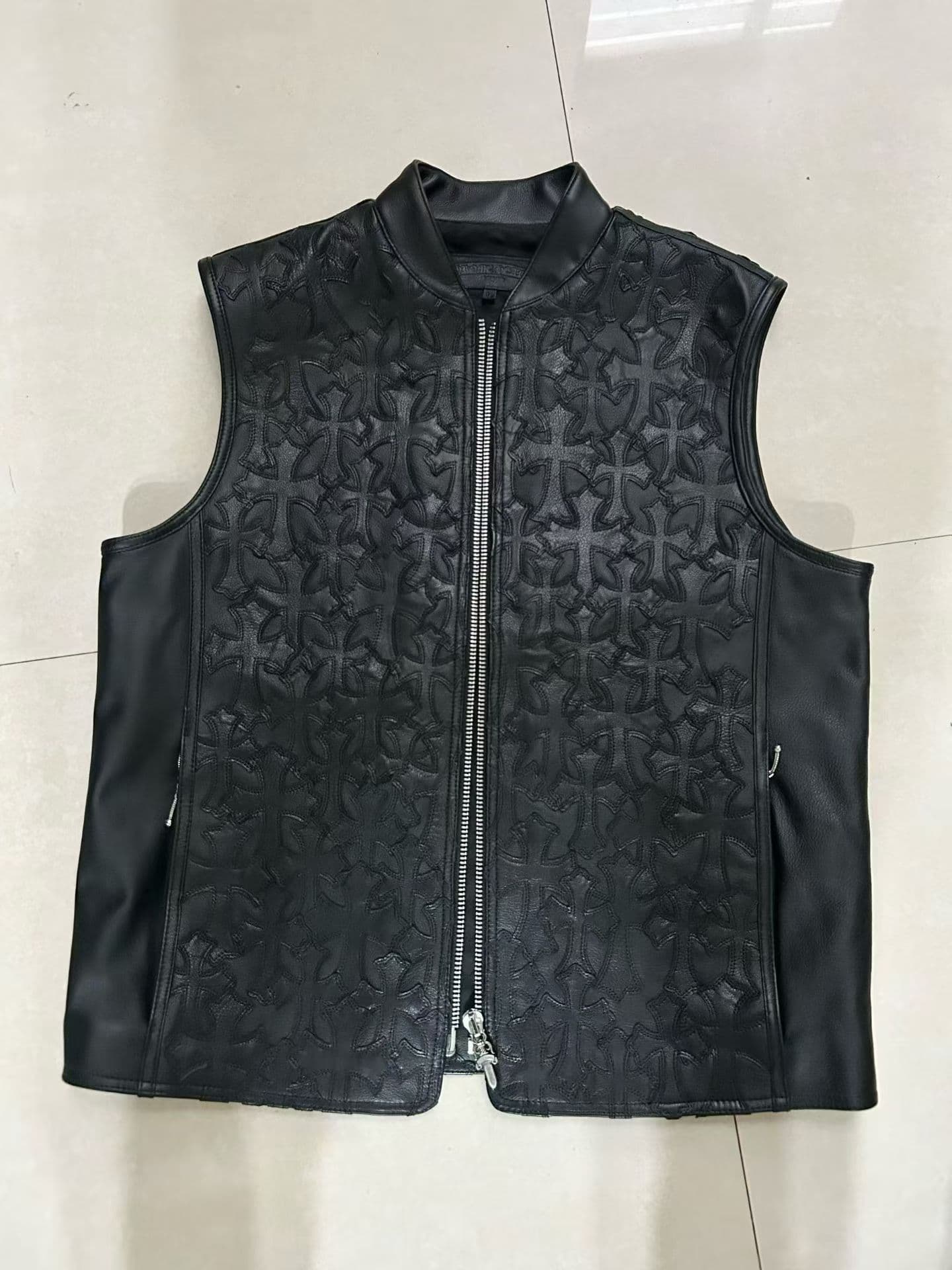 Кожаный жилет Chrome Hearts