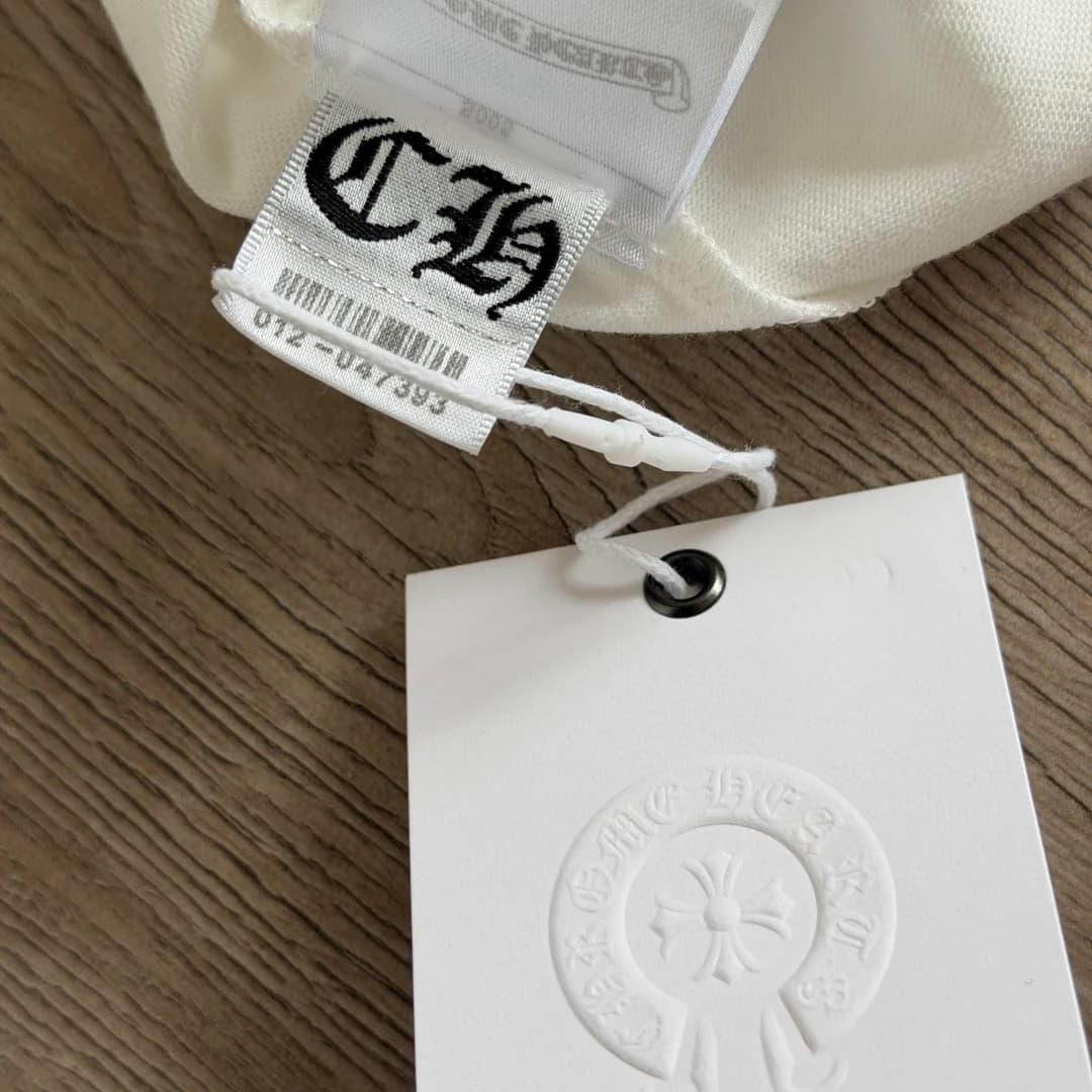 Бирка белой футболки Chrome Hearts Miami