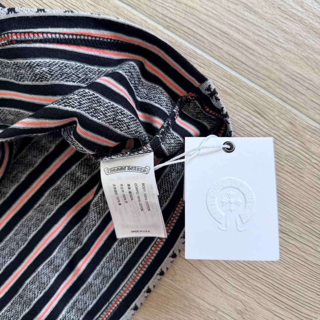 Внутренние ярлыки футболки Chrome Hearts