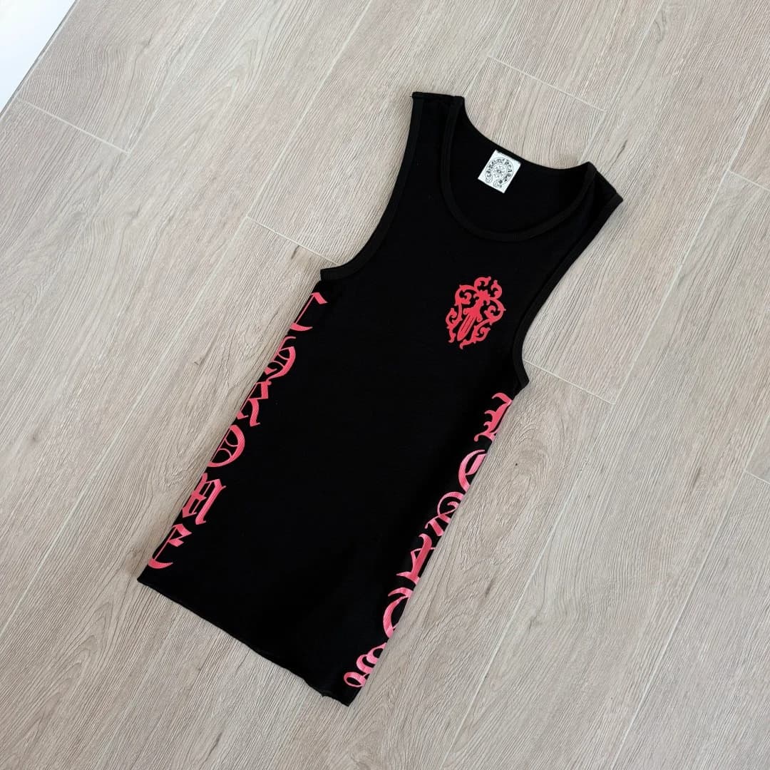 Черная трикотажная майка Chrome Hearts, вид под углом