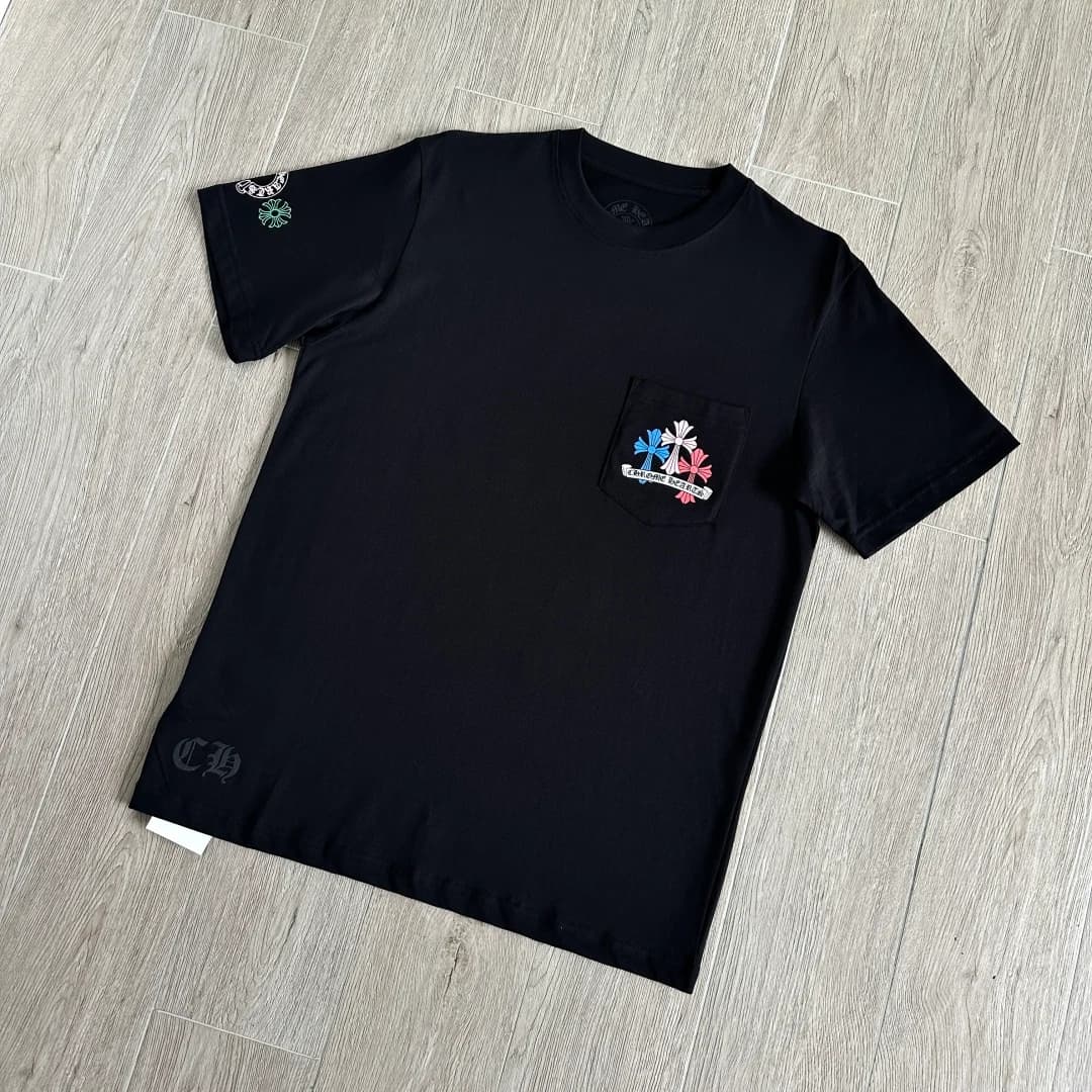 Футболка Chrome Hearts черного цвета под углом