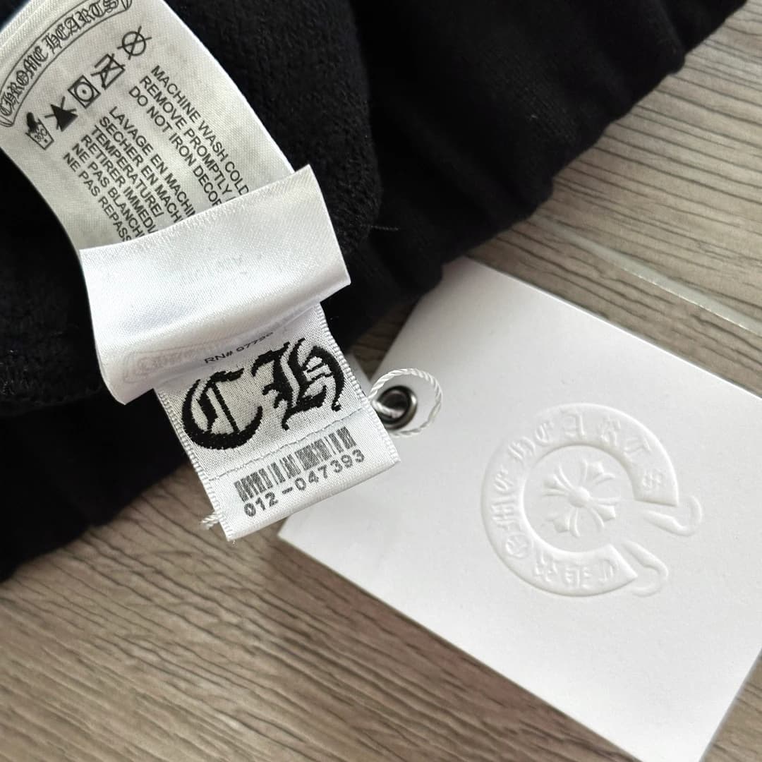Фирменные бирки и ярлыки Chrome Hearts