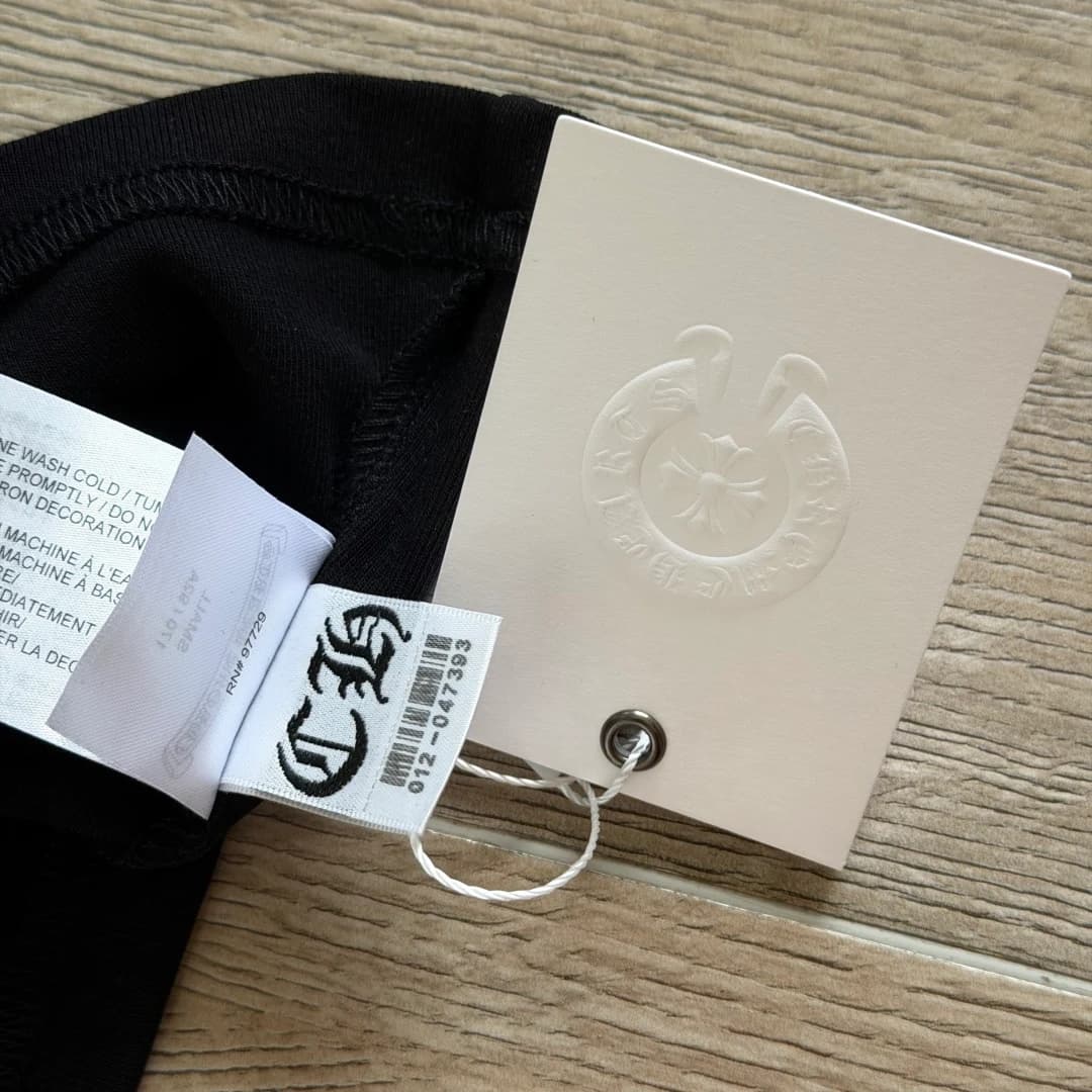 Фирменная бумажная бирка Chrome Hearts