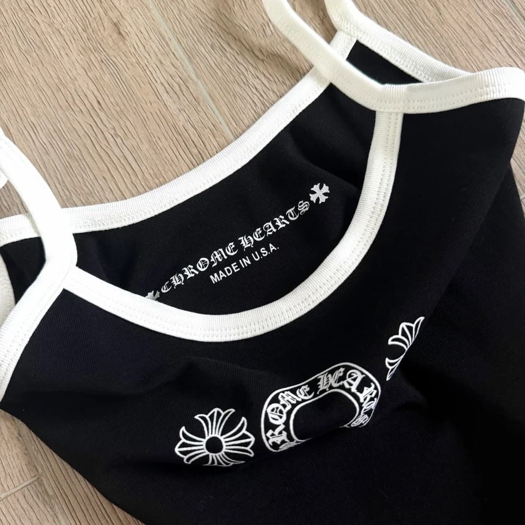 Внутренняя отделка горловины топа Chrome Hearts