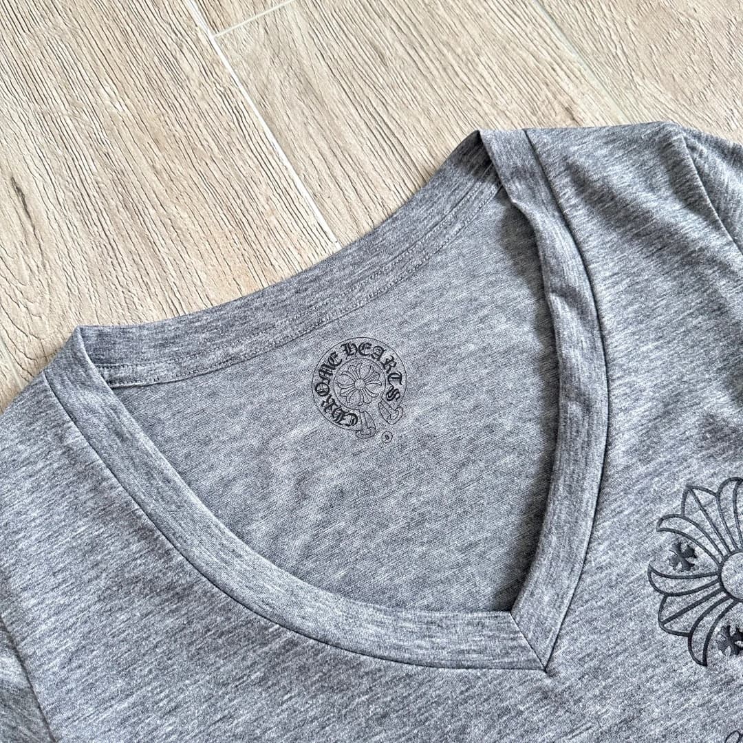 Внутренний принт с логотипом на горловине футболки Chrome Hearts