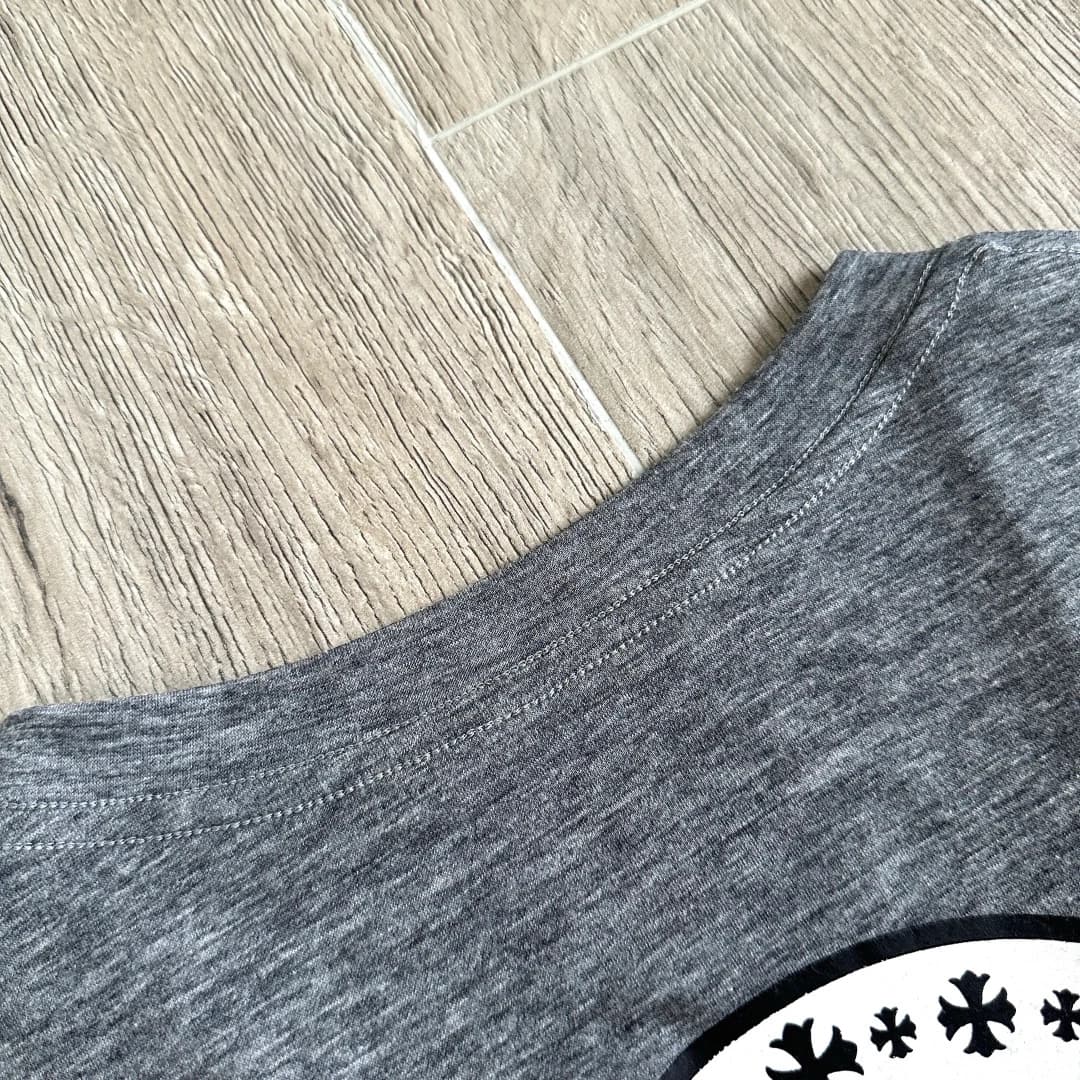 Горловина футболки Chrome Hearts сзади