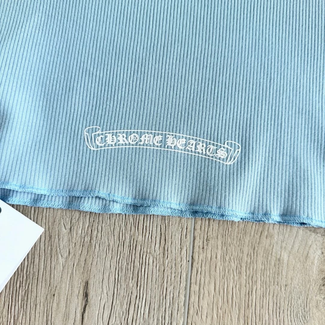 Принт с логотипом Chrome Hearts на подоле сзади