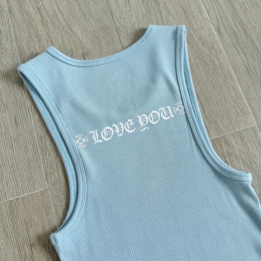 Принт LOVE YOU на спинке платья Chrome Hearts