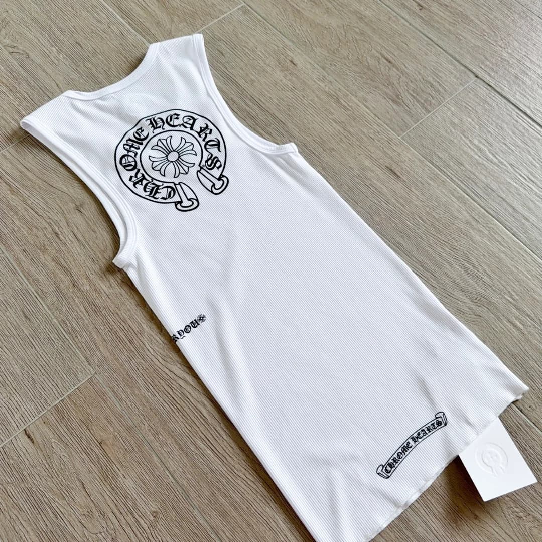 Белая майка Chrome Hearts в разложенном виде