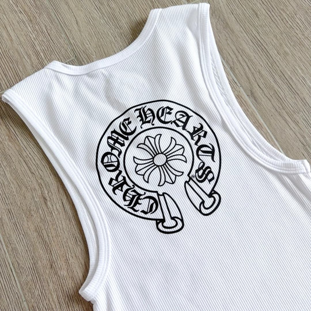 Принт с подковой на спине белой майки Chrome Hearts