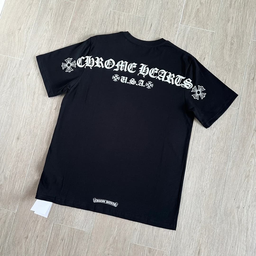 Черная футболка Chrome Hearts сзади под углом
