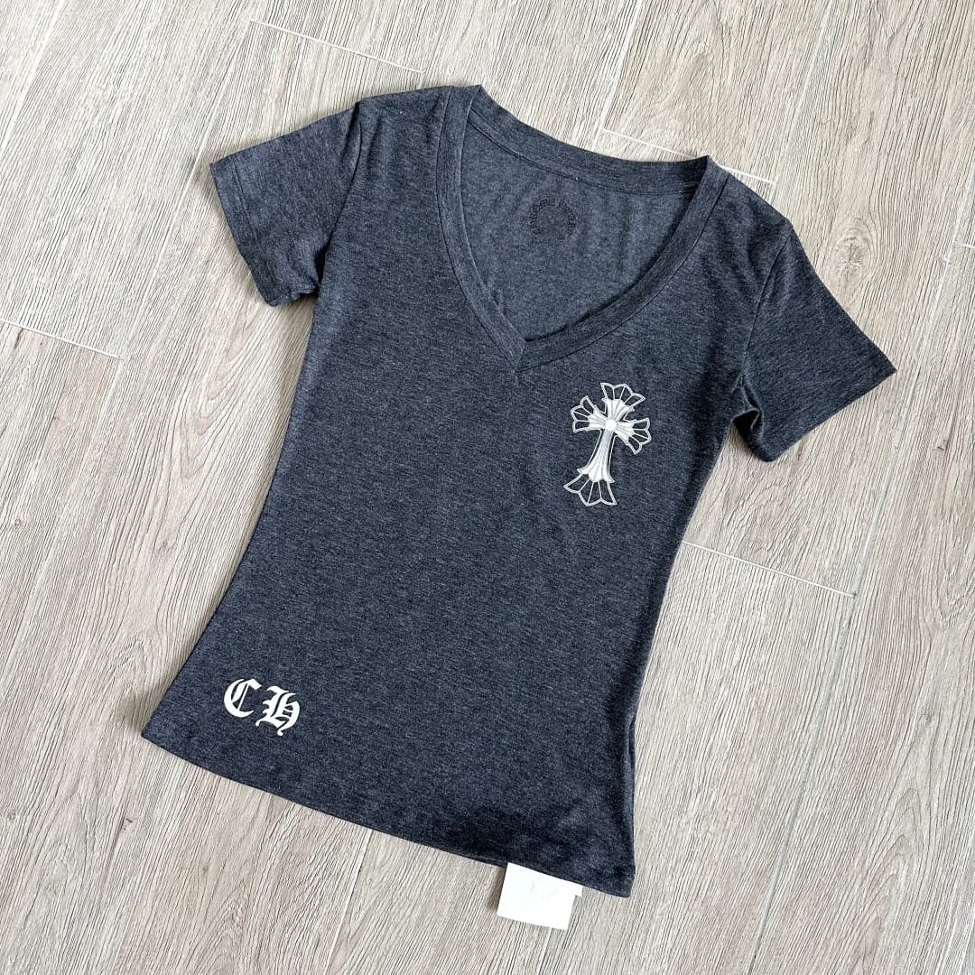 Приталенная футболка Chrome Hearts с V-образным вырезом