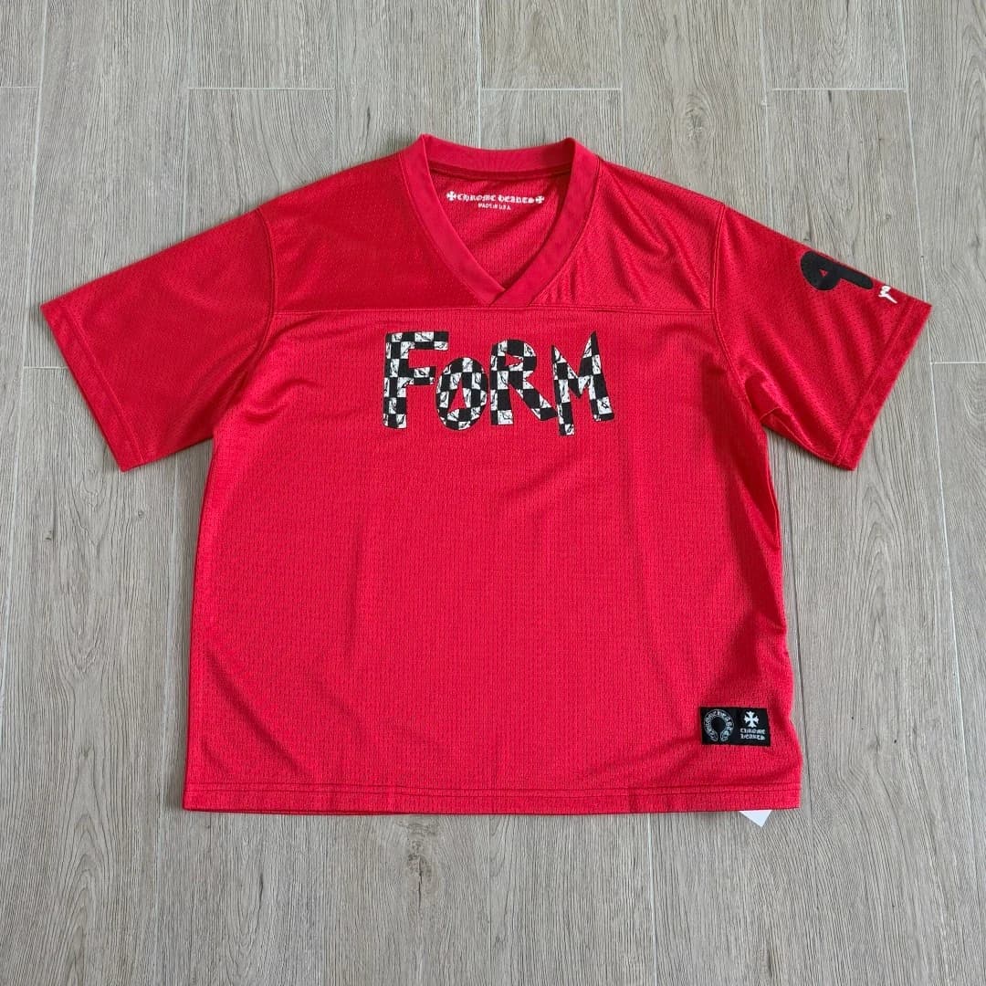 Красная футболка-джерси Chrome Hearts, вид спереди