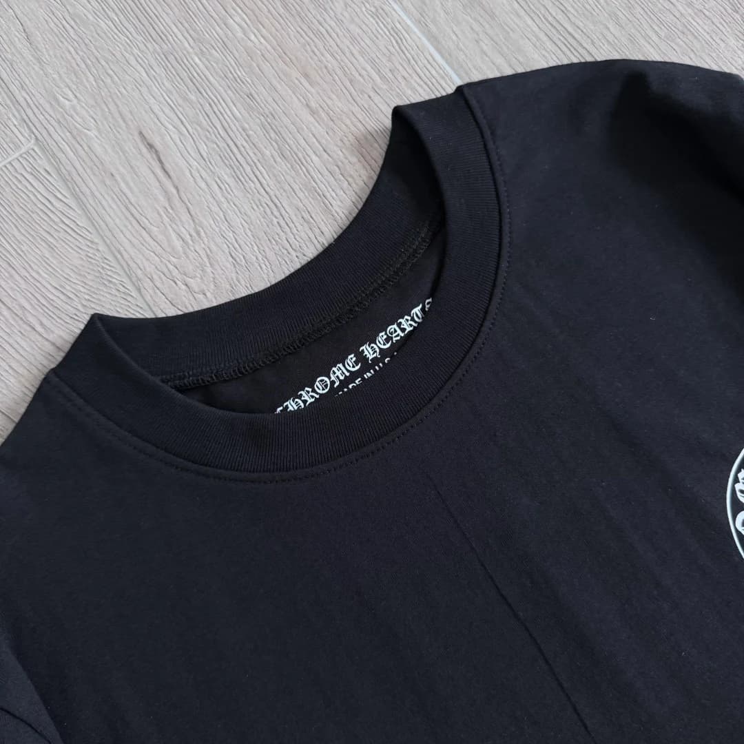 Круглый вырез горловины лонгслива Chrome Hearts