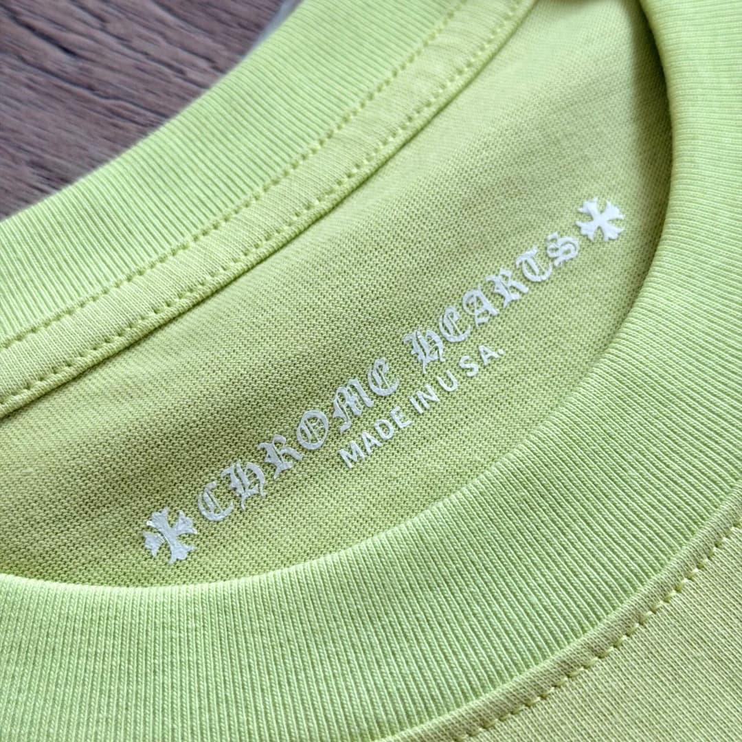 Бирка на воротнике футболки Chrome Hearts Matty Boy