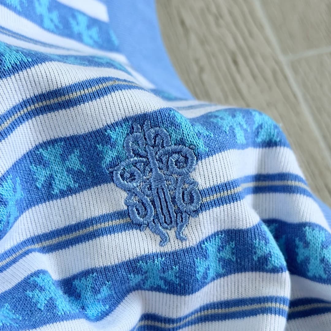 Фактурная вышивка в виде креста на трикотаже Chrome Hearts