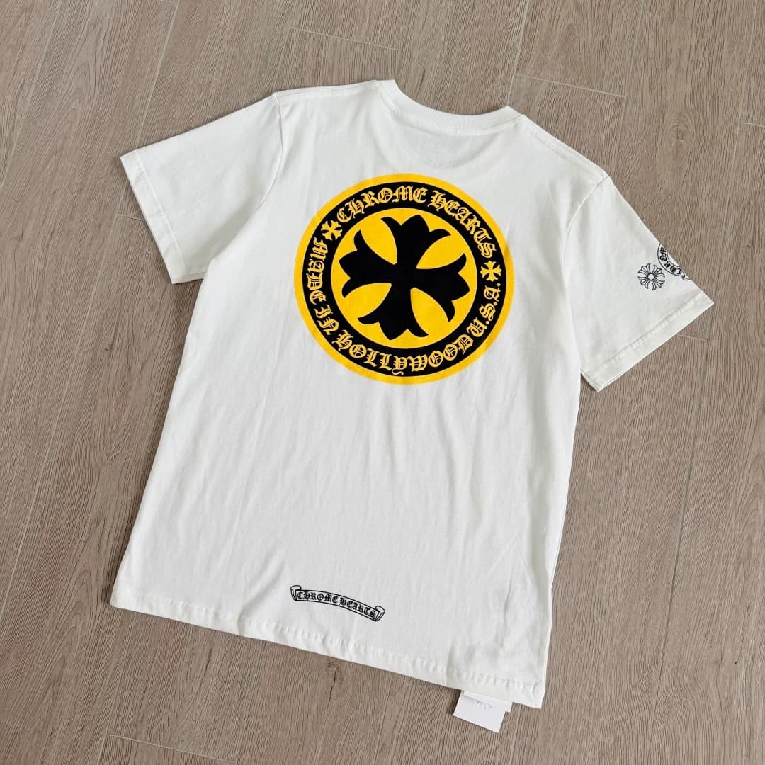 Белая футболка Chrome Hearts сзади под углом