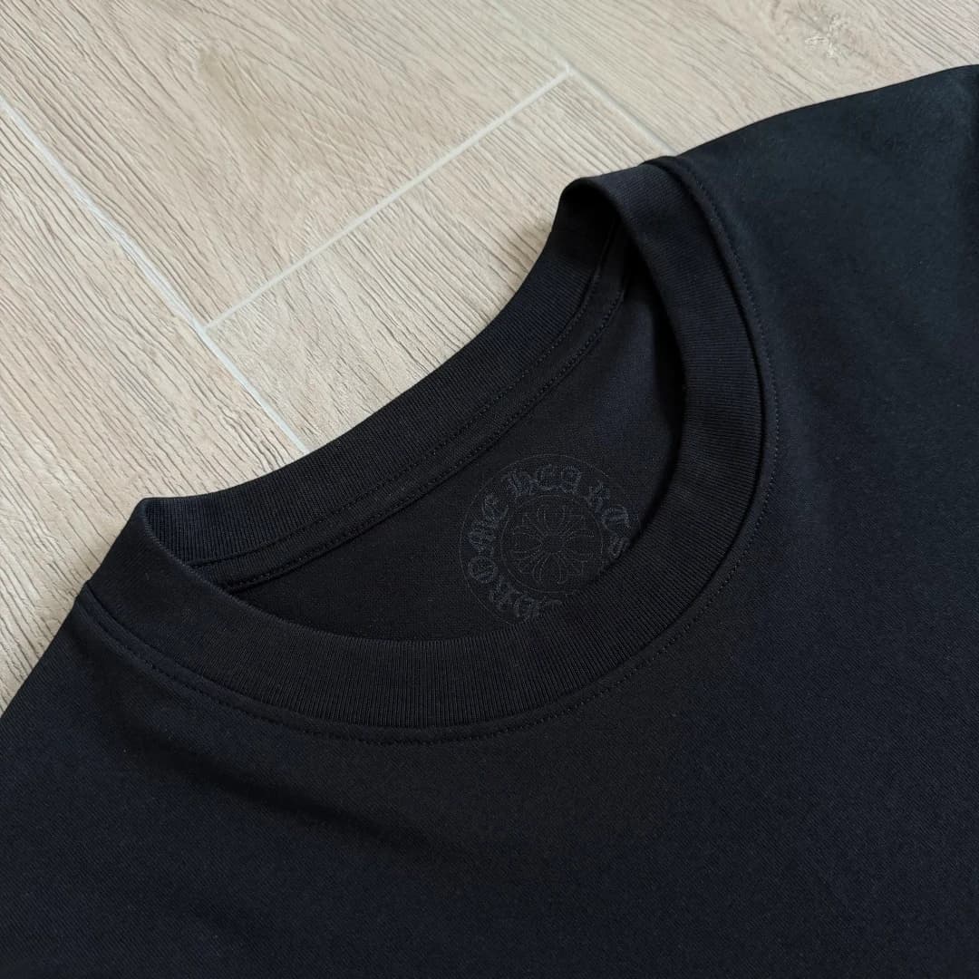 Круглый вырез горловины лонгслива Chrome Hearts STAFF