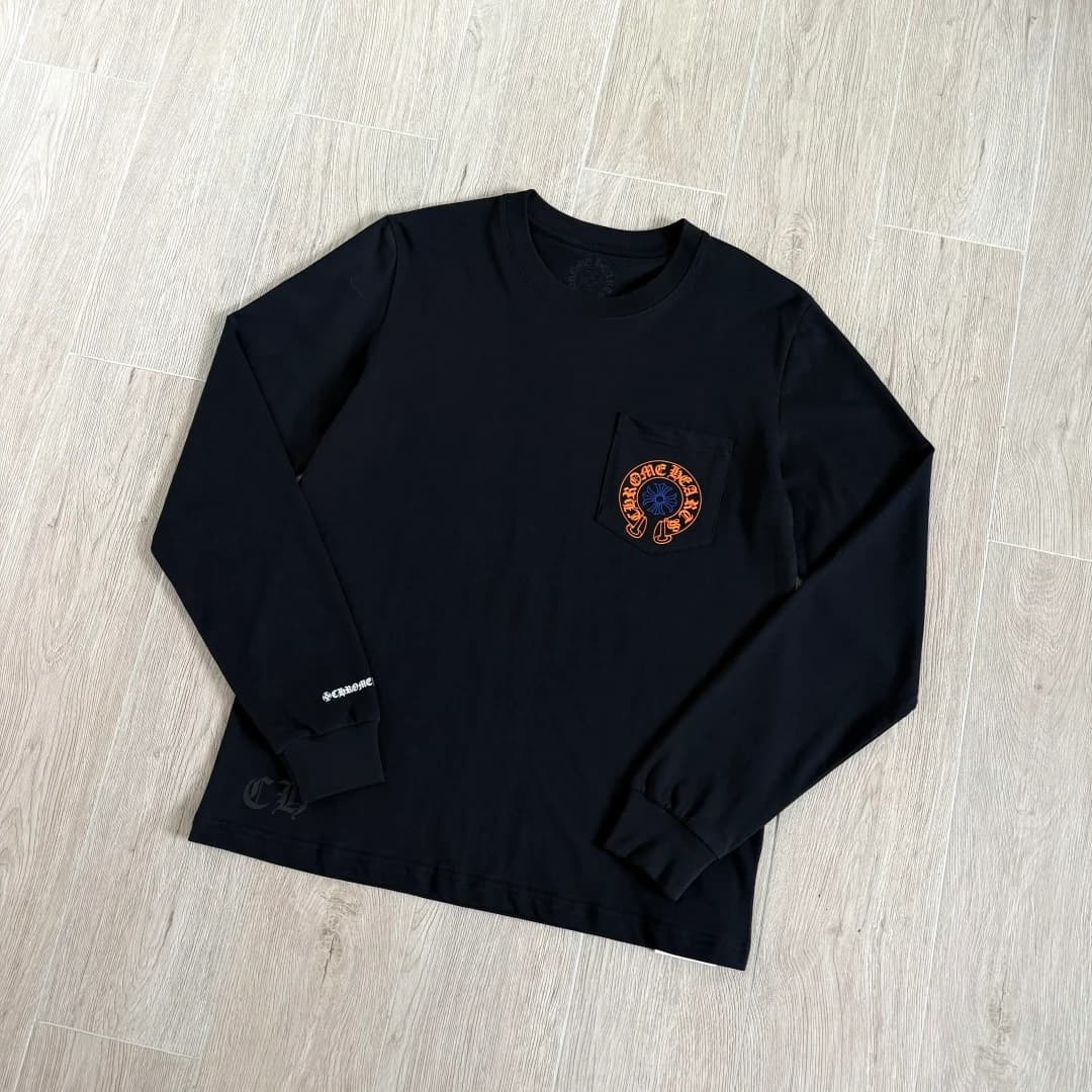 Лонгслив Chrome Hearts STAFF, разложенный вид спереди