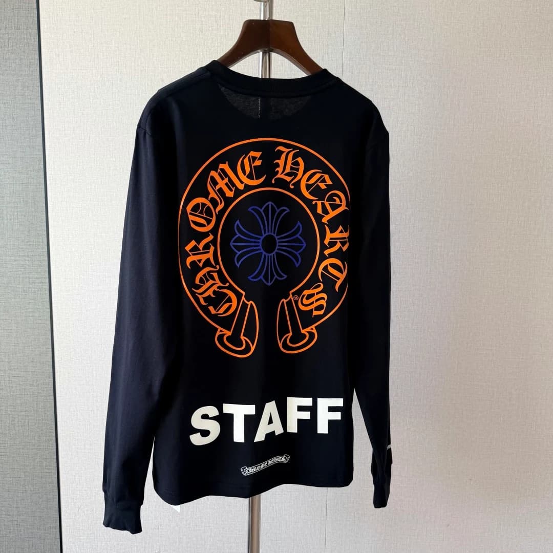 Лонгслив Chrome Hearts STAFF на вешалке, вид со спины