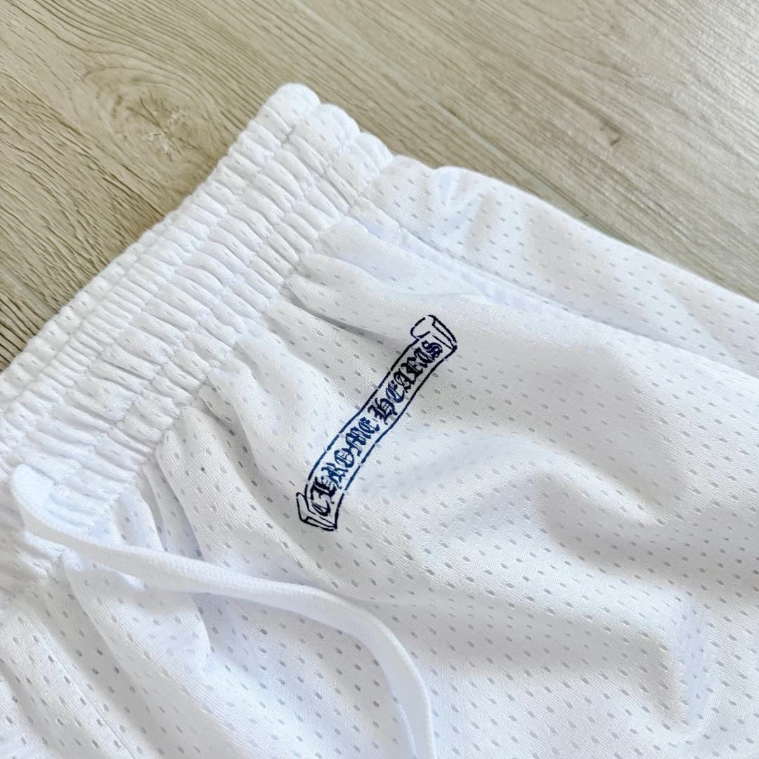 Деталь пояса со шнурком и вышивкой Chrome Hearts