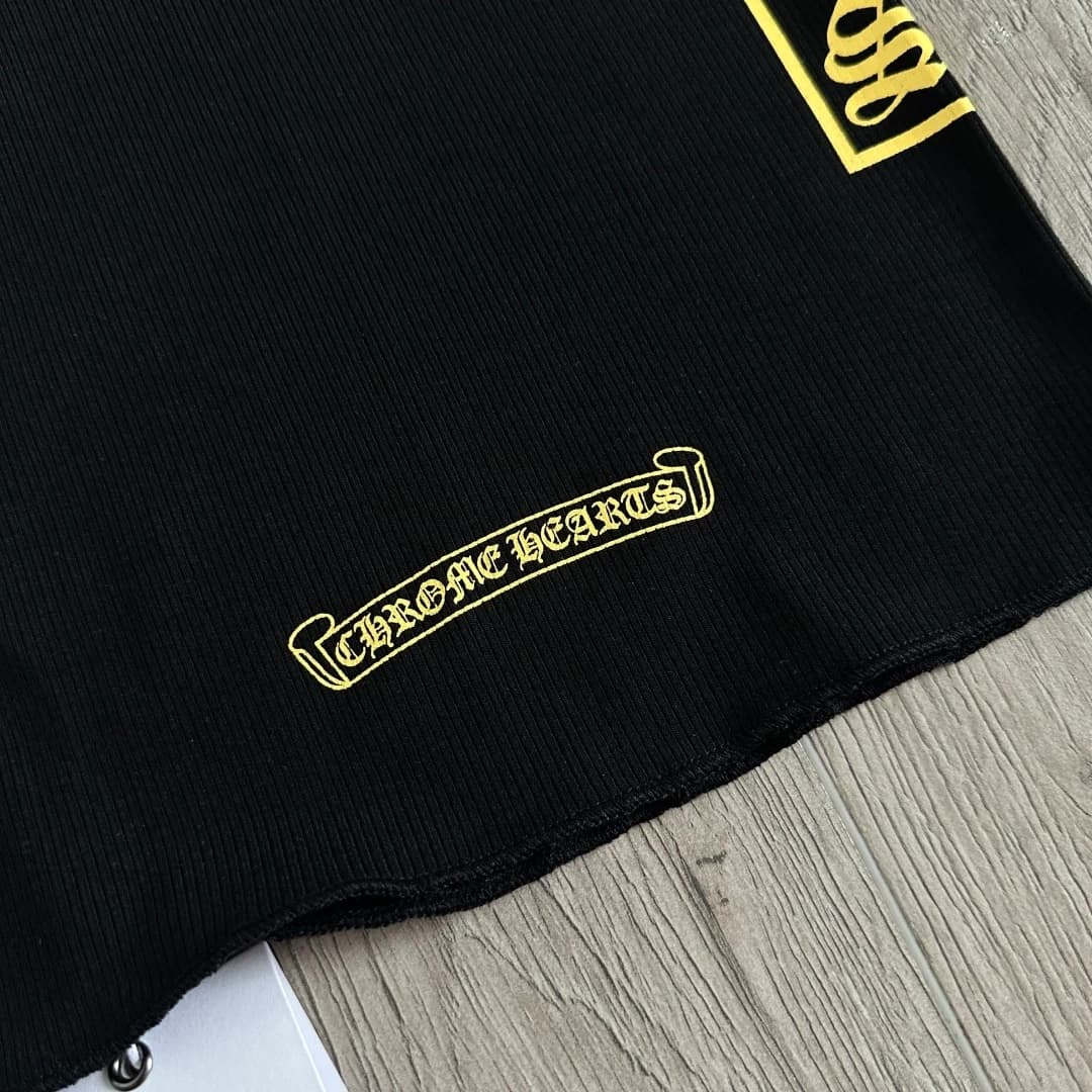Желтый принт с логотипом Chrome Hearts на задней части майки