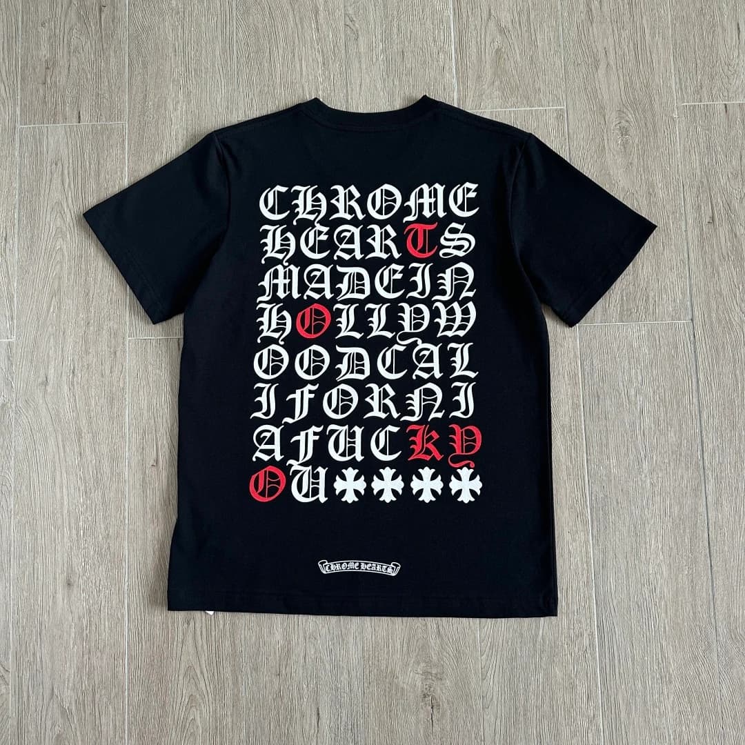 Черная футболка Chrome Hearts, вид со спины с принтом