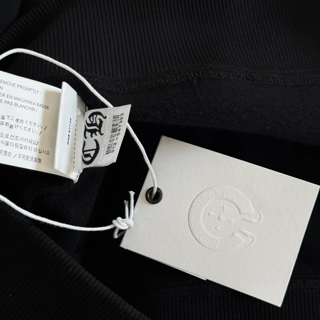 Бирки свитшота Chrome Hearts