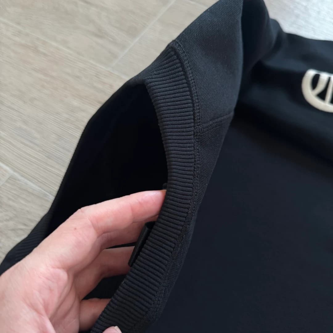 Боковой карман свитшота Chrome Hearts