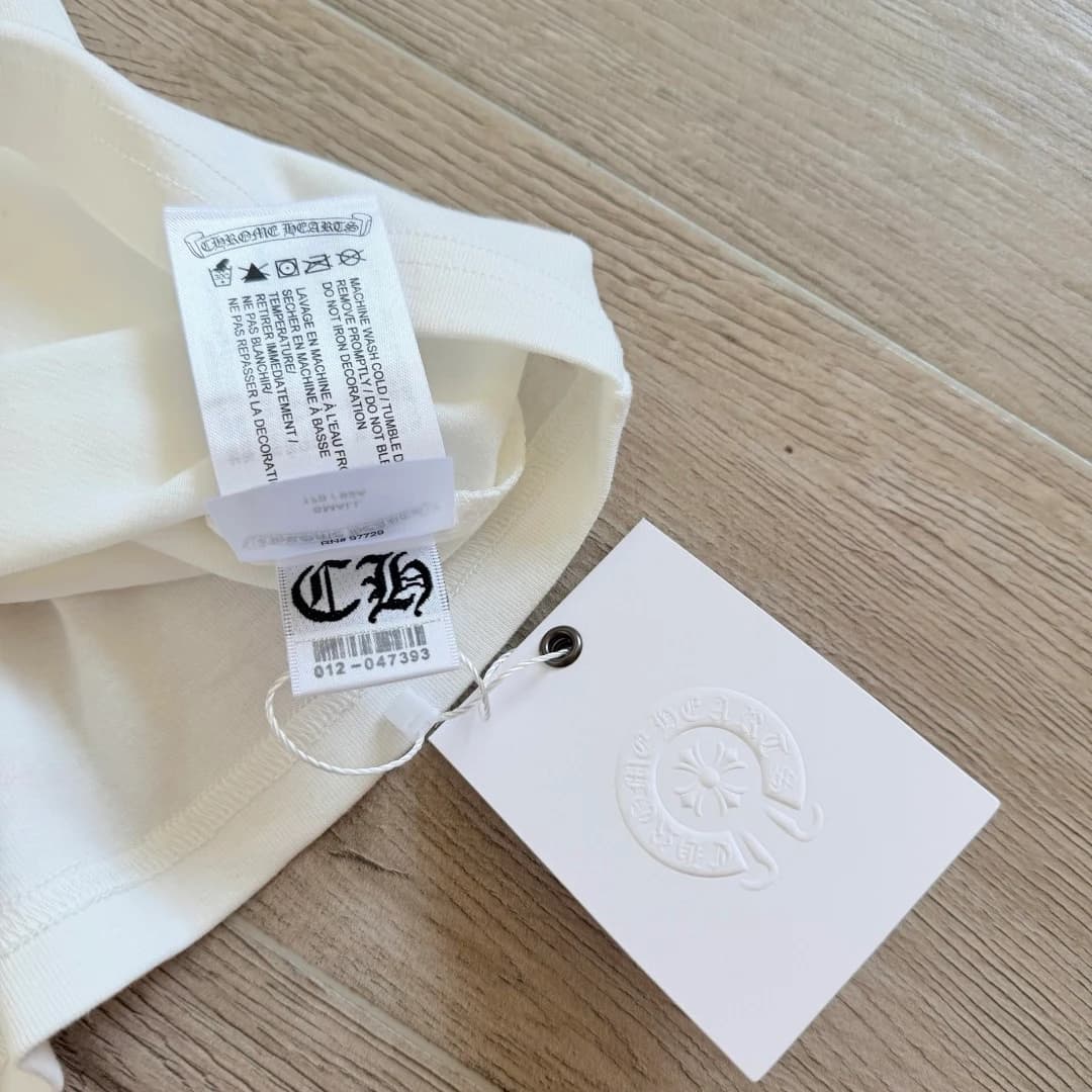 Навесная бирка и ярлык платья Chrome Hearts