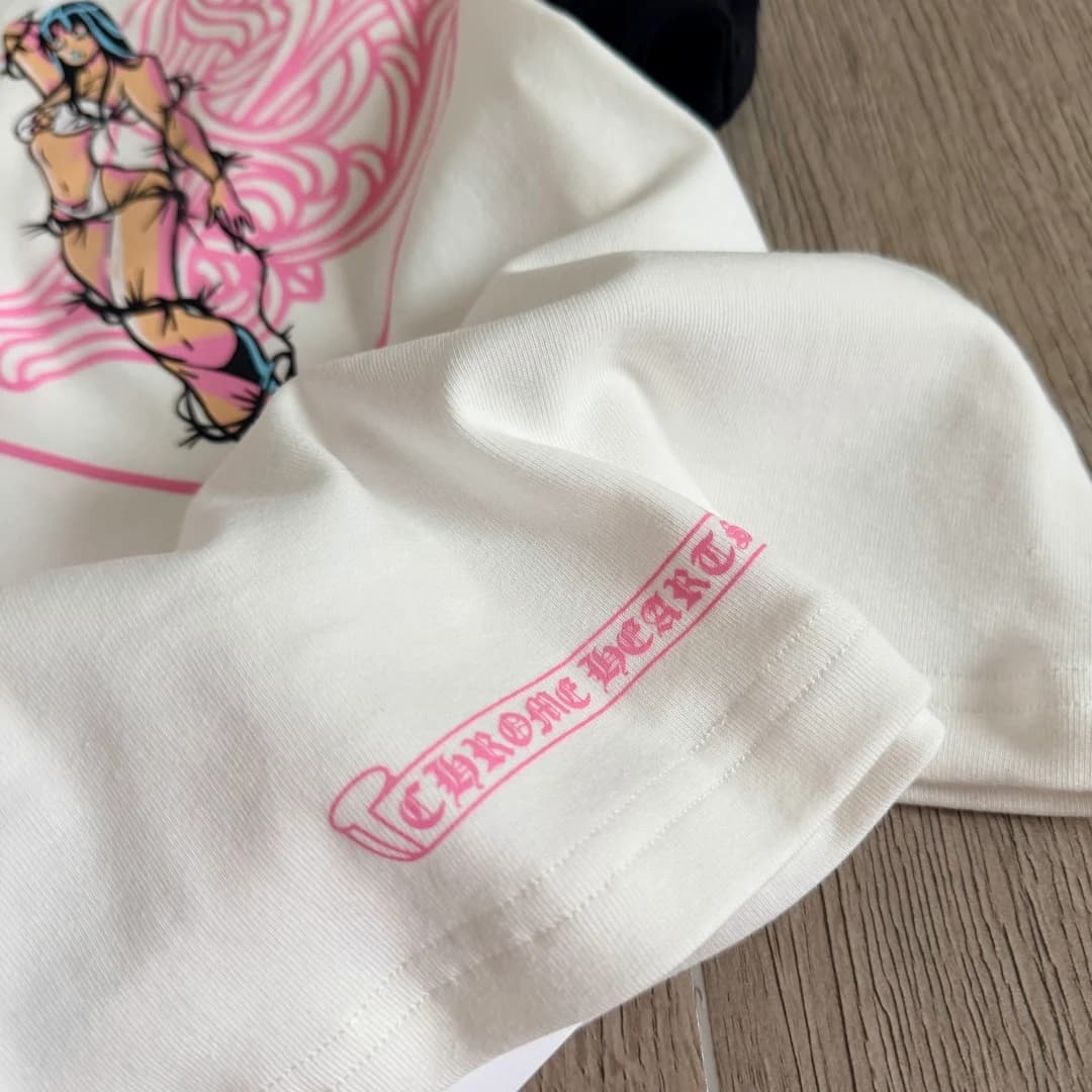 Принт Chrome Hearts на подоле топа