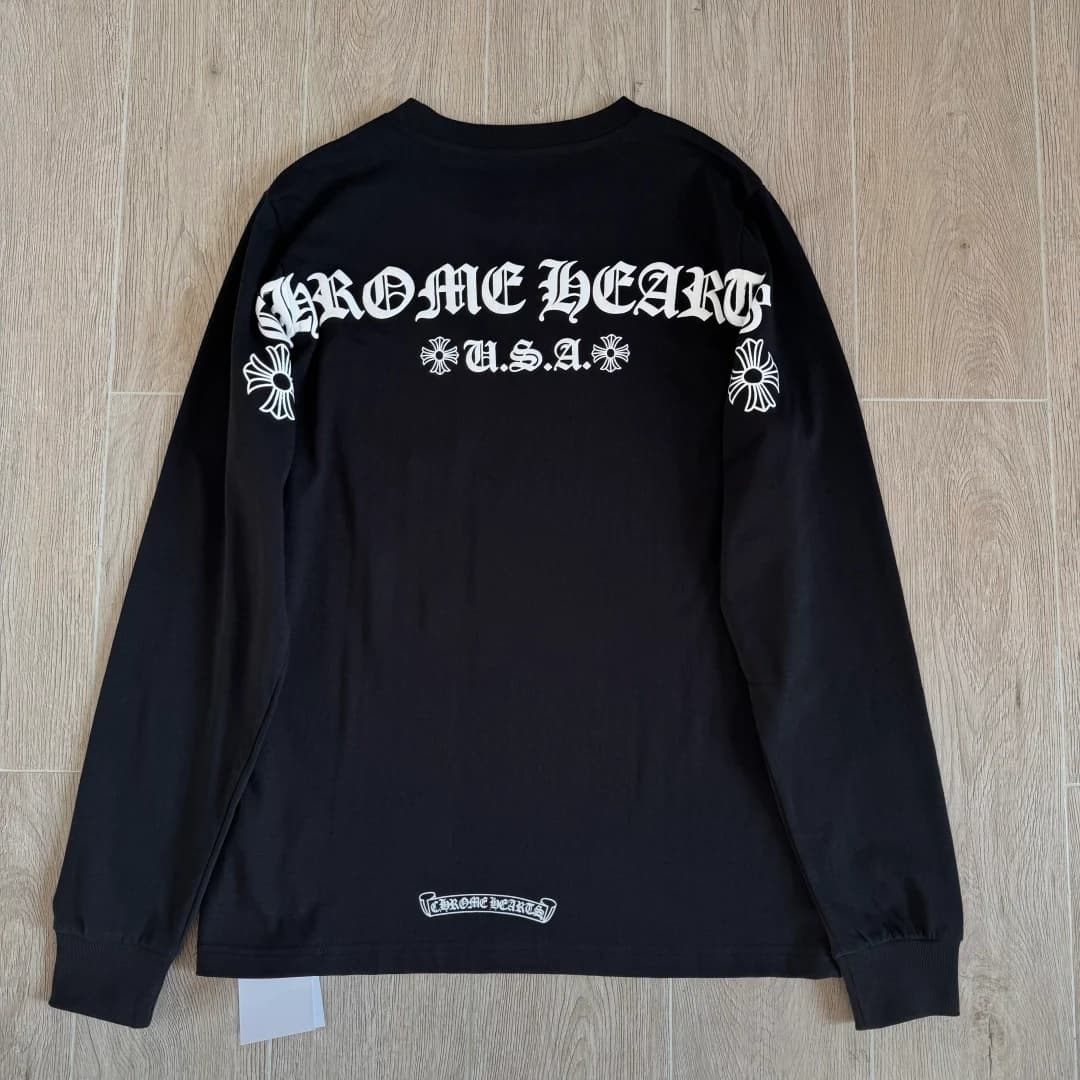 Черный лонгслив Chrome Hearts, вид сзади