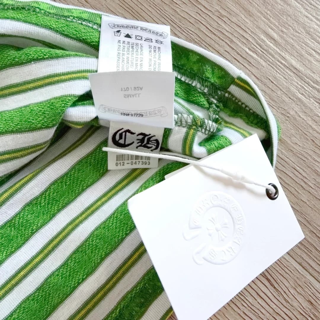 Внутренние ярлыки футболки Chrome Hearts