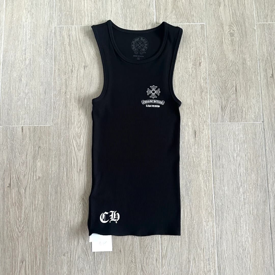Черная майка Chrome Hearts в рубчик, вид спереди