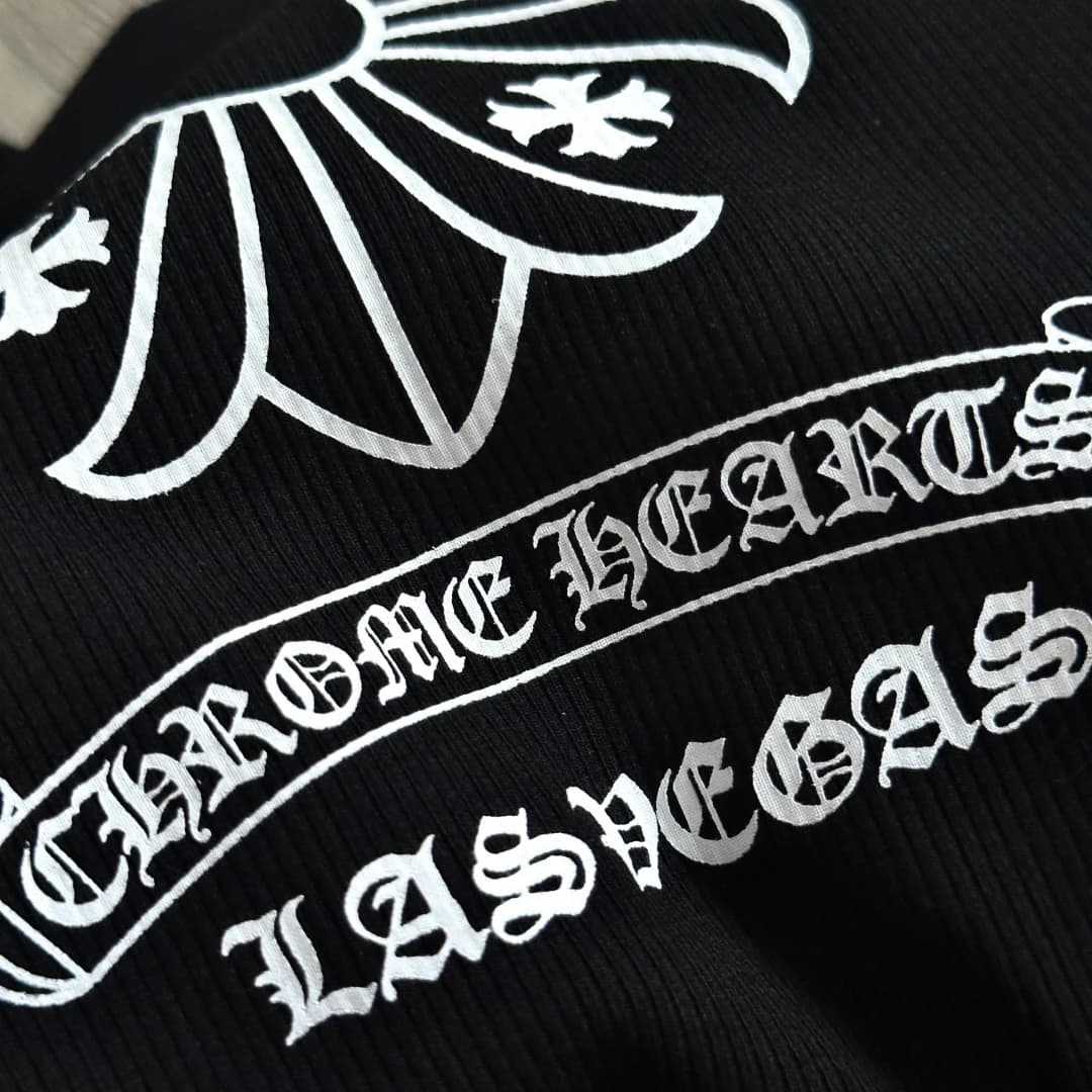 Макрофотография принта Chrome Hearts Las Vegas