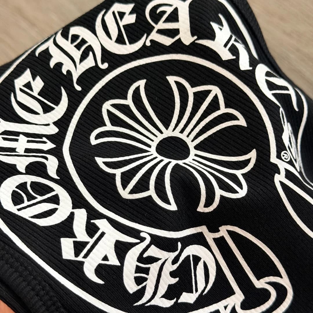 Черная майка Chrome Hearts, вид спереди