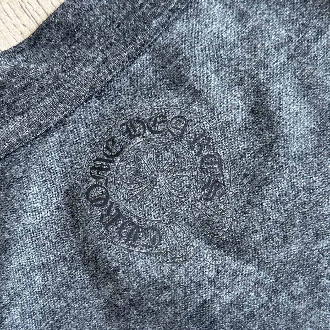 Внутренний принт с логотипом Chrome Hearts на горловине