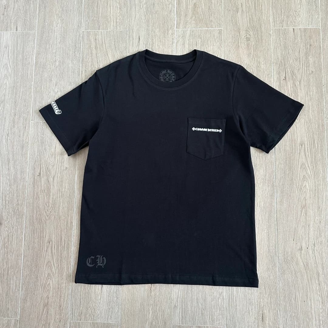 Черная футболка Chrome Hearts, вид спереди