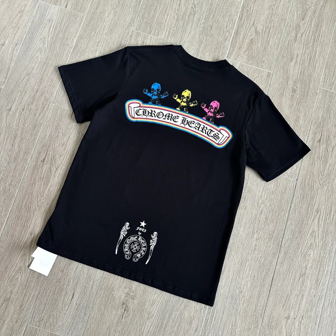 Черная футболка Chrome Hearts Foti Skull сзади под углом
