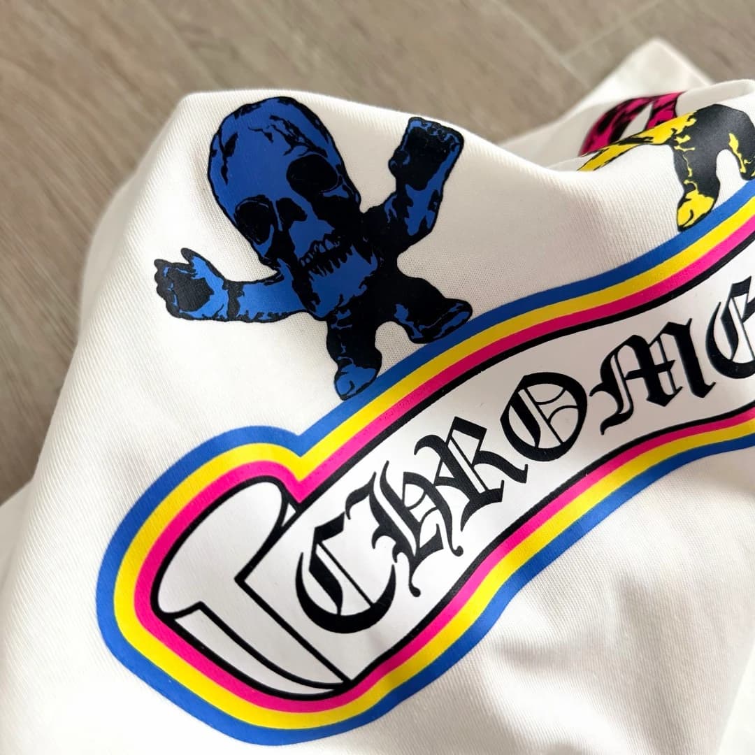 Принт с синим черепом и логотипом на белой футболке Chrome Hearts Foti Skull