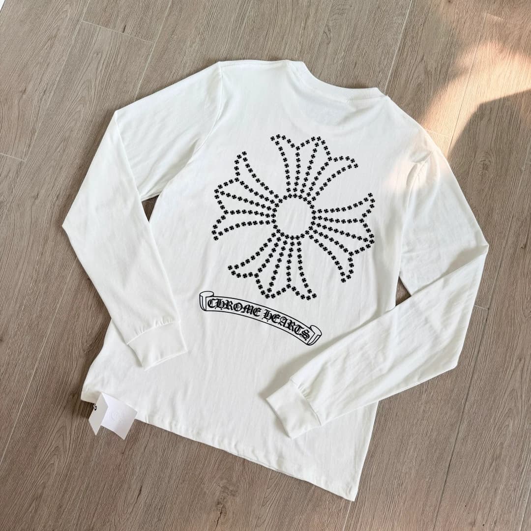 Белый лонгслив Chrome Hearts сзади под углом