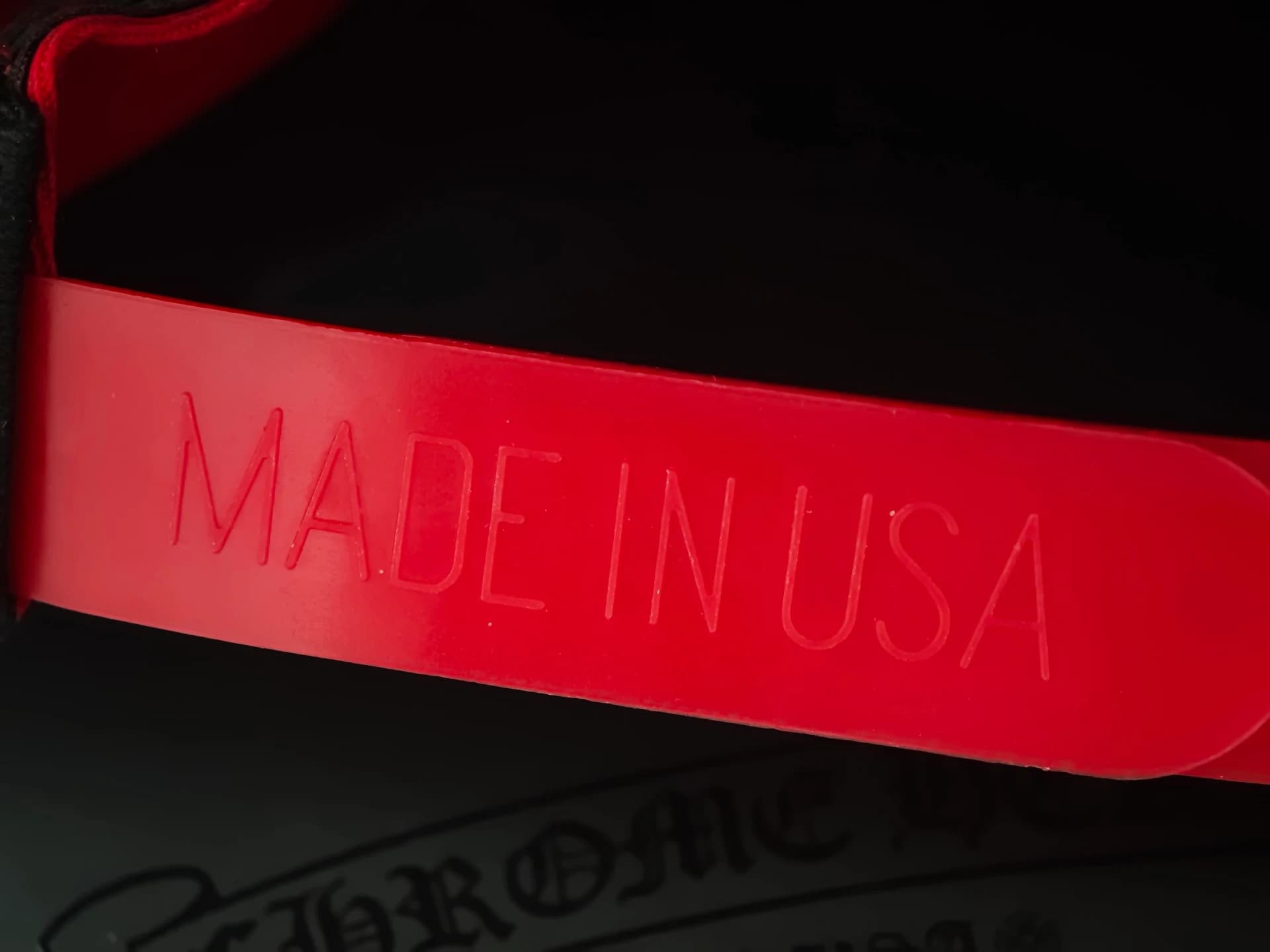 Регулируемый ремешок красной бейсболки Chrome Hearts с надписью Made in USA