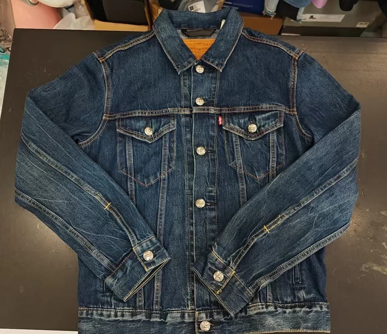 Chrome Hearts x Levi's Джинсовая куртка с кожаными патчами