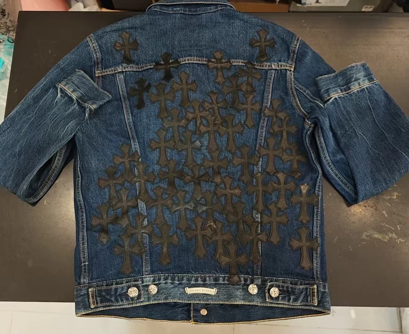 Chrome Hearts x Levi's Джинсовая куртка с кожаными патчами